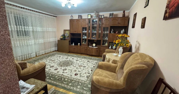 Apartament cu 3 camere decomandate - Parter - Zona George Enescu