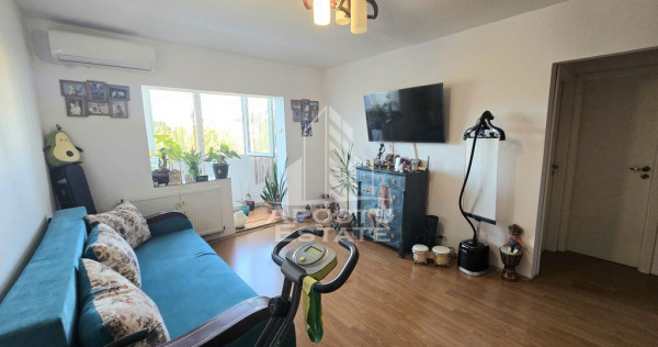 Apartament cu 2 camere, centrala proprie, etaj intermedia...