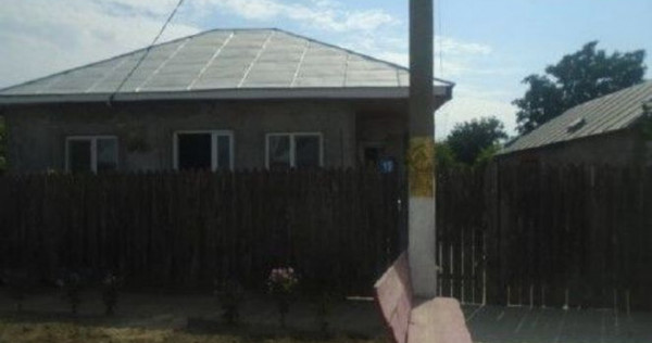 Casa si teren cota parte 1/2, Gropeni, ID: R2733382