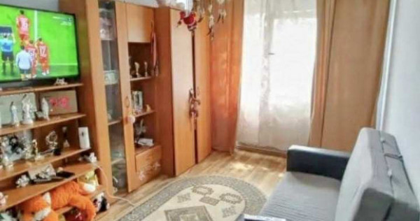 Apartament de 3 camere zona BARTOLOMEU,