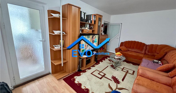 Apartament de inchiriat cu 2 camere, decomandat, 53 mp, zona