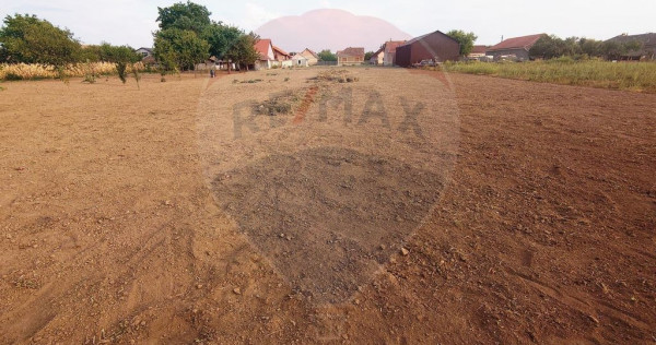 Teren curti constructii de vanzare 2147 mp in Tipar, Arad