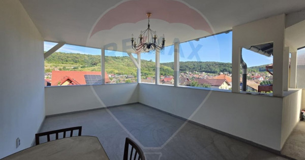 Casă / Vilă de vânzare in Medias, str. Ghioceilor