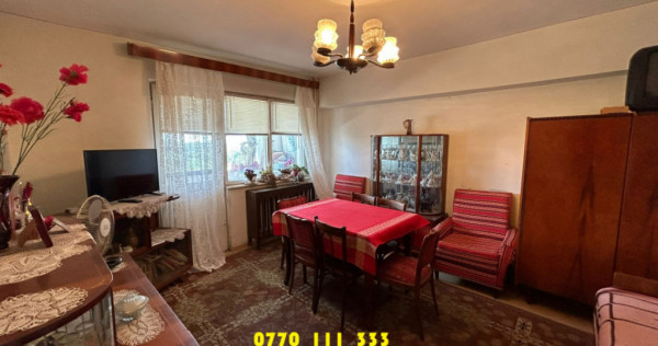 - Apartament 2 camere confort 1 Calarasilor Viziru, etaj int