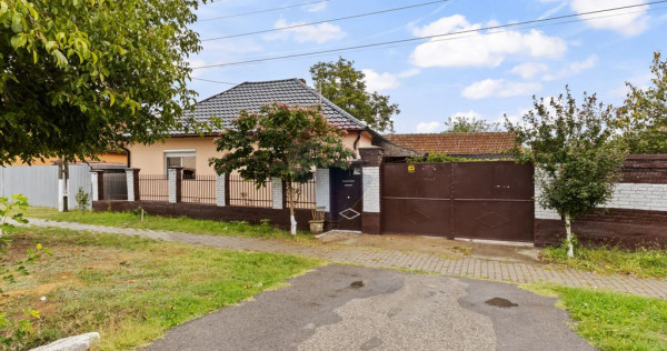 Casă cu teren 1222mp de vanzare in Nadab Judetul Arad