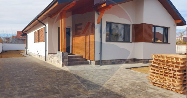 Comision 0 %! Casă cu 4 camere de vânzare în zona Stup...