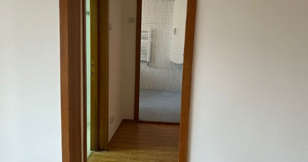 Apartament 2 camere, Chear pe Bdul. Tineretului.