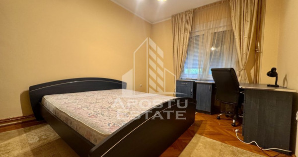 Apartament 3 camere, decomandat, centrala proprie, Semice...