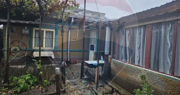 Casă / Vilă cu 4 camere de vânzare în zona Alexandriei