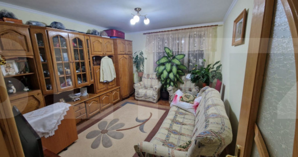 Apartament cu 2 camere renovat, 50 mp utili, zona centrală,