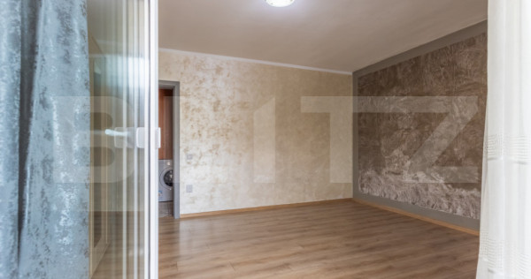 Apartament 2 camere, etaj 3 din 4 , cu balcon si parcare ,in