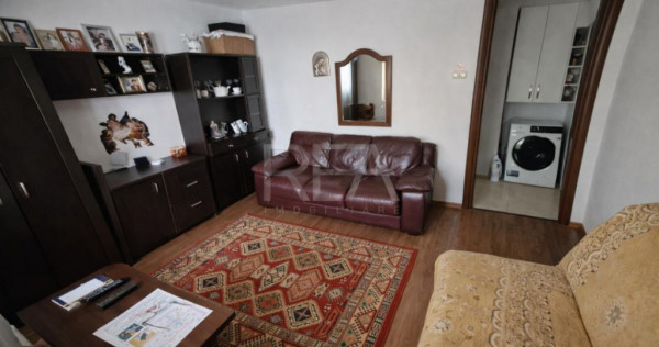 2 camere Nerva Traian decomandat,inst. schimb.,parcare,an 19