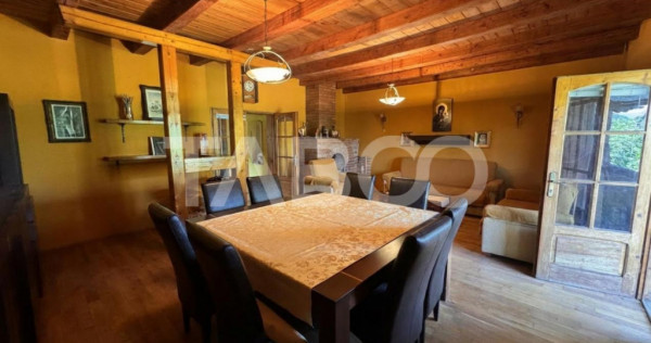 Casa de vanzare 6 camere loc de relaxare garaj teren 669 mp