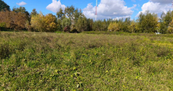 Teren intravilan, zona centrala , 2580mp, 70ml front la drum