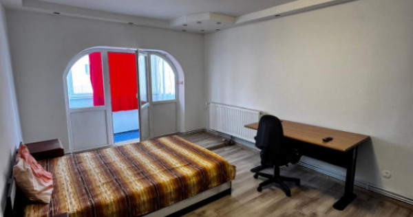 Apartament 3 camere, 71 mp, zona Lapus