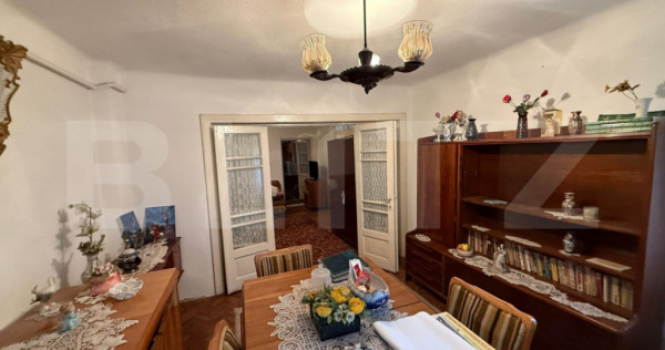 Casă 3 camere, 100 mp, strada Petru Cercel