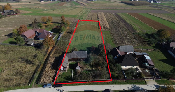 Casă de vânzare in Horodnic de Jos cu teren de 3900mp