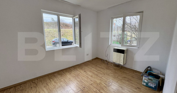 Vand garsoniera, aproape de Spitalul Judetean si UMF