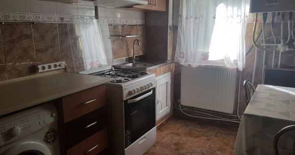 Apartament doua camere mobilat etaj 1 bucatarie mare Cornisa Scoala 10