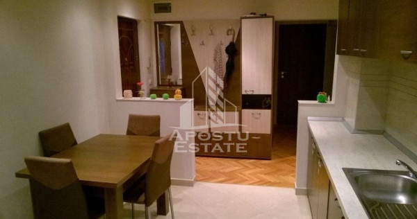 Apartament cu 3 camere la etaj intermediar, zona Bucovina