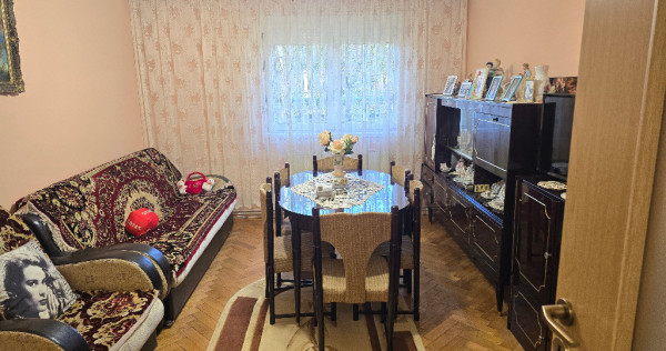 Vand apartament 3 camere decomandat Deva, George Enescu, parter inalt