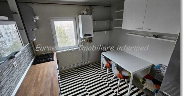 Apartament 3 camere decomandate Casa de Cultura