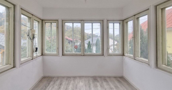 Aproape De Castelul Cantacuzino