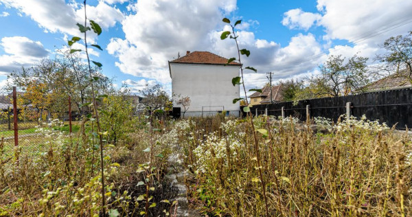 Casă din cărămidă cu 8 camere &ndash; zonă liniștită, ...