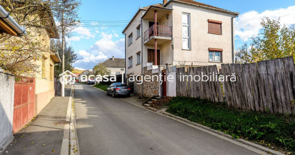 Casă din cărămidă cu 8 camere &ndash; zonă liniștită, ...