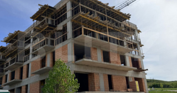 Apartament 3 camere, etajul 1, 2 bai, 2 balcoane, Terra Oasu