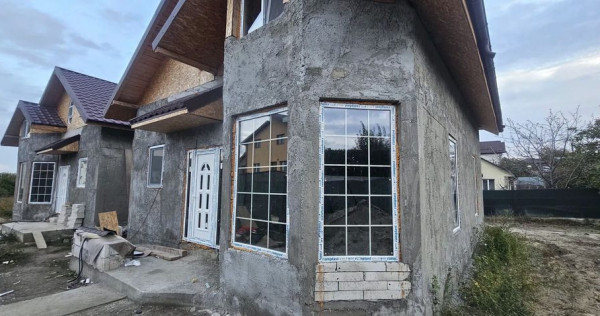 Vila noua, P+M, teren 350 mp - zona Bariera Traian - COMI...