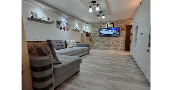 Apartament 2 camere, etaj 8/10, zona Sala Polivalenta - Bule