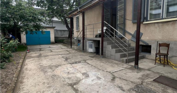 Casa singura in curte, cu garaj, Central, Brasov