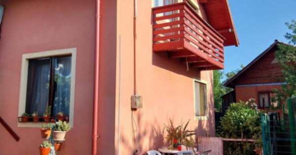 Vilă 7 camere, 200 mp, zona Măneciu Păm&acirc;nteni