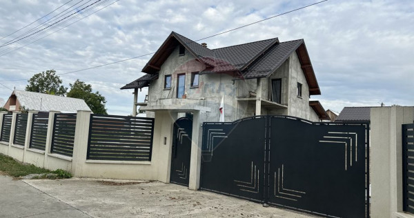 Casă / Vilă cu 5 camere de v&acirc;nzare