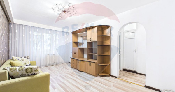 Apartament cu 4 camere de vânzare în zona Rahova