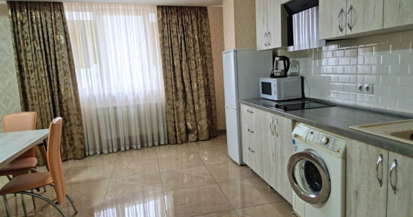 Apartament 2 camere de închiriat în Titan