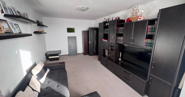 Apartament 2 camere de vanzare situat in zona Casa de Cultur