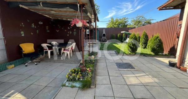 Apartament 4 camere cu curte si pivnita la casa zona Lazaret