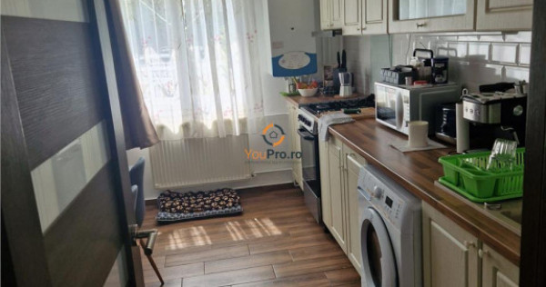 Decomandat 2 camere la parter zona Soarelui