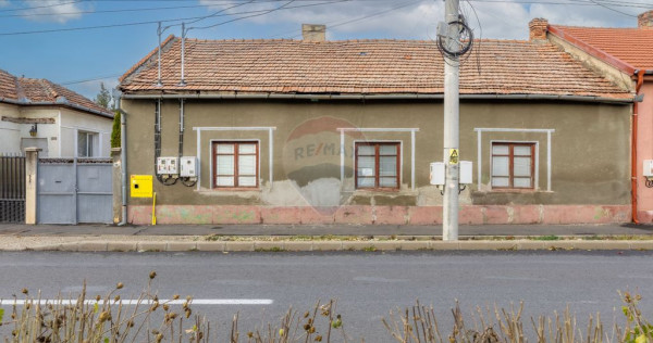 Casa cu teren 454 mp - oportunitate in Bujac