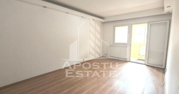 Apartament cu 2 camere, decomandat, centrala proprie, Tor...