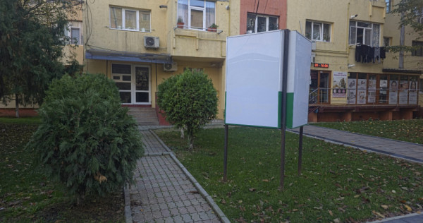 Spațiu Comercial Modern 3 camere Primul Chiriaș După Reno