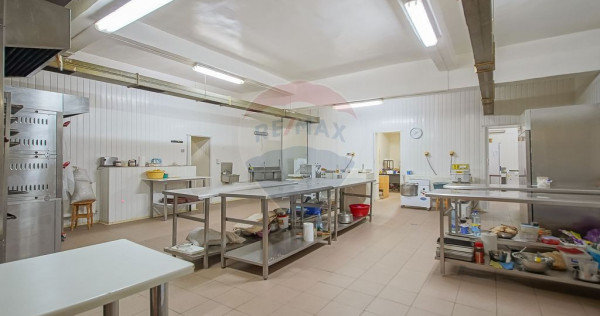 Spațiu comercial de 200mp de închiriat în zona Centrul...