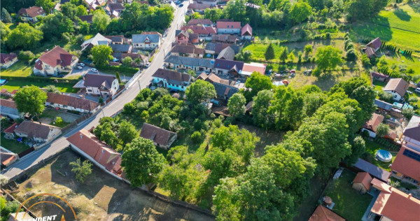 FILM! Peste 1.500mp teren intravilan, zona de case, acces fa