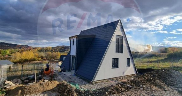 Casa tip A Frame cu 3 camere | Panorama superba | Breaza ...