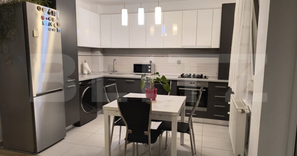 Apartament cu 3 camere, 67 mp, etaj intermediar, zona Tinere