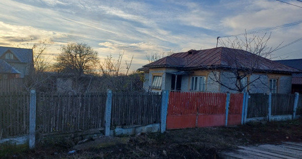 Vand teren 1510mp cu casa batraneasca Sahateni, Buzau
