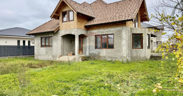Casă / Vilă Caisului 90% gata
