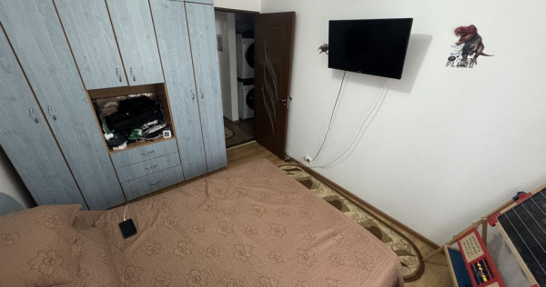 Apartament 3 camere zona Cet